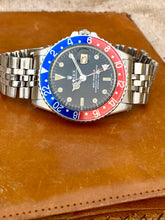 Load image into Gallery viewer, 1973 Rolex GMT Master, ref. 1675 *SERVICED*