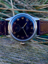 Load image into Gallery viewer, 1944 Rare Omega Suverän *SERVICED*