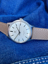Load image into Gallery viewer, 1962 Gorgeous Omega Seamaster 30 with rare linen dial and *SERVICED* movement
