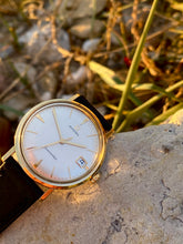 Load image into Gallery viewer, 1961 Omega Seamaster with gorgeous &quot;linen dial&quot; *SERVICED*