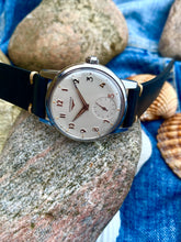 Load image into Gallery viewer, 1961 Very well preserved Longines (35mm) *SERVICED* w. waranty
