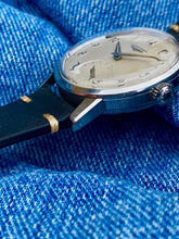 Load image into Gallery viewer, 1961 Very well preserved Longines (35mm) *SERVICED* w. waranty