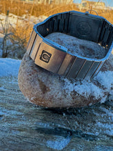 Load image into Gallery viewer, 1984 Omega Seamaster with warranty