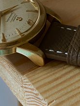 Load image into Gallery viewer, 1951 Rare Omega Seamaster (jumbo) with honeycomb-dial *SERVICED*