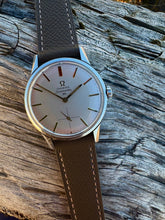 Load image into Gallery viewer, 1962 beautiful Omega Seamaster 30 *SERVICED* with warranty