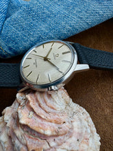 Load image into Gallery viewer, 1962 Beautiful Omega Seamaster 30 with ”linen dial”. *SERVICED* w warranty