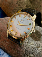 Load image into Gallery viewer, 1955 Longines Conquest original box, paper, strap and buckle *SERVICED*