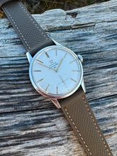 Load image into Gallery viewer, 1962 beautiful Omega Seamaster 30 *SERVICED* with warranty