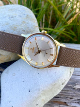 Load image into Gallery viewer, 1961 Omega Constellation ”Pie-Pan” 14900 *SERVICED*