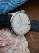 Load image into Gallery viewer, 1962 Beautiful Omega Seamaster 30 with ”linen dial”. *SERVICED* w warranty