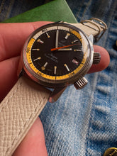 Load image into Gallery viewer, 1966 Rare Enicar Sherpa Super Divette ”T” with box and tag