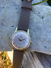 Load image into Gallery viewer, 1961 Omega Constellation ”Pie-Pan” 14900 *SERVICED*