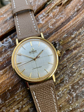 Load image into Gallery viewer, 1960 Well preserved Omega Automatic Seamaster with linen dial *SERVICED*