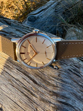 Load image into Gallery viewer, 1962 beautiful Omega Seamaster 30 *SERVICED* with warranty