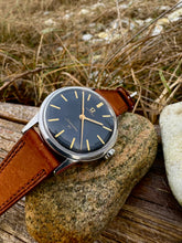 Load image into Gallery viewer, 1962 Beautiful Omega Seamaster 30 with glossy black dial *SERVICED* w. Warranty