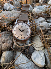 Load image into Gallery viewer, 1966 AMAZING unpolished Omega Constellation ”Pie-Pan” onyx *SERVICED*