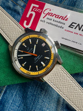 Load image into Gallery viewer, 1966 Rare Enicar Sherpa Super Divette ”T” with box and tag