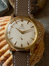Load image into Gallery viewer, 1951 Rare Omega Seamaster (jumbo) with honeycomb-dial *SERVICED*