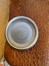 Load image into Gallery viewer, 1967 Beautiful Eterna ”Kontiki 10” with sharp case and linen dial