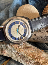 Load image into Gallery viewer, 1968 Certina DS-2 ref. 5301 300 with original DS strap and buckle *SERVICED*