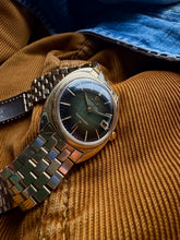 Load image into Gallery viewer, 1969 Super Rare Omega Constellation "Lacquer vignette" dial "SERVICED"
