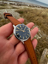 Load image into Gallery viewer, 1962 Beautiful Omega Seamaster 30 with glossy black dial *SERVICED* w. Warranty