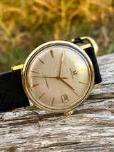 Load image into Gallery viewer, 1961 Omega Seamaster with gorgeous &quot;linen dial&quot; *SERVICED*