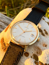 Load image into Gallery viewer, 1961 Omega Seamaster with gorgeous &quot;linen dial&quot; *SERVICED*