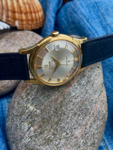 Load image into Gallery viewer, 1961 Omega Constellation ”Pie-Pan” 18k solid gold DeLuxe