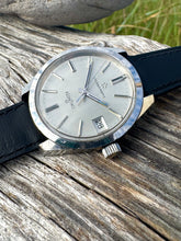 Load image into Gallery viewer, 1967 Beautiful Eterna ”Kontiki 10” with sharp case and linen dial