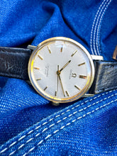 Load image into Gallery viewer, 1964 Incredable Omega Seamaster Deville with "Linen dial" *SERVICED*
