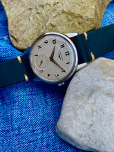 Load image into Gallery viewer, 1961 Very well preserved Longines (35mm) *SERVICED* w. waranty