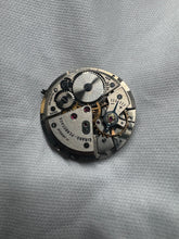Load image into Gallery viewer, 1940’s Girard Perregaux from the Korean war, read the amazing history