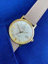 Load image into Gallery viewer, 1963 Stunning Omega Automatic Seamaster De Ville ”linen dial” *SERVICED*