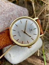 Load image into Gallery viewer, 1967 Omega Seamaster Deville with amazing dial *SERVICED*