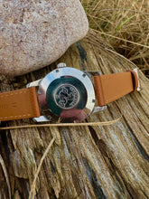 Load image into Gallery viewer, 1961 Omega Seamaster with beautiful "linen dial" *SERVICED* 1 year warranty