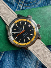 Load image into Gallery viewer, 1966 Rare Enicar Sherpa Super Divette ”T” with box and tag