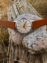 Load image into Gallery viewer, 1961 Omega Seamaster with beautiful "linen dial" *SERVICED* 1 year warranty