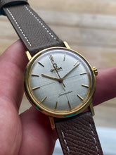 Load image into Gallery viewer, 1960 Well preserved Omega Automatic Seamaster with linen dial *SERVICED*