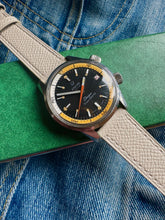 Load image into Gallery viewer, 1966 Rare Enicar Sherpa Super Divette ”T” with box and tag