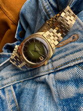Load image into Gallery viewer, 1969 Super Rare Omega Constellation "Lacquer vignette" dial "SERVICED"