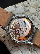 Load image into Gallery viewer, 1966 AMAZING unpolished Omega Constellation ”Pie-Pan” onyx *SERVICED*