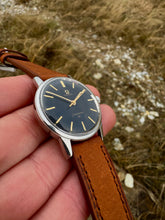 Load image into Gallery viewer, 1962 Beautiful Omega Seamaster 30 with glossy black dial *SERVICED* w. Warranty