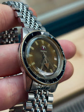 Load image into Gallery viewer, 1962-68 Rare Rado &quot;Captain Cook&quot; with original bracelet, crown and dial