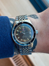 Load image into Gallery viewer, 1962-68 Rare Rado &quot;Captain Cook&quot; with original bracelet, crown and dial