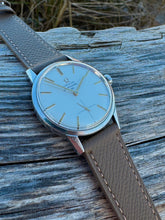Load image into Gallery viewer, 1962 beautiful Omega Seamaster 30 *SERVICED* with warranty