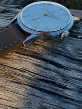 Load image into Gallery viewer, 1962 beautiful Omega Seamaster 30 *SERVICED* with warranty