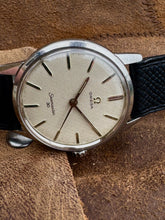Load image into Gallery viewer, 1962 Beautiful Omega Seamaster 30 with ”linen dial”. *SERVICED* w warranty