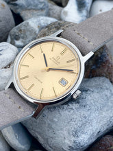 Load image into Gallery viewer, 1973 Pristine Omega Genève with Champagne dial. Near NOS
