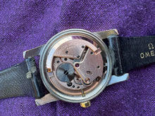 Load image into Gallery viewer, 1952 Crazy Omega automatic Seamaster ”bumper” original buckle and strap *SERVICED*